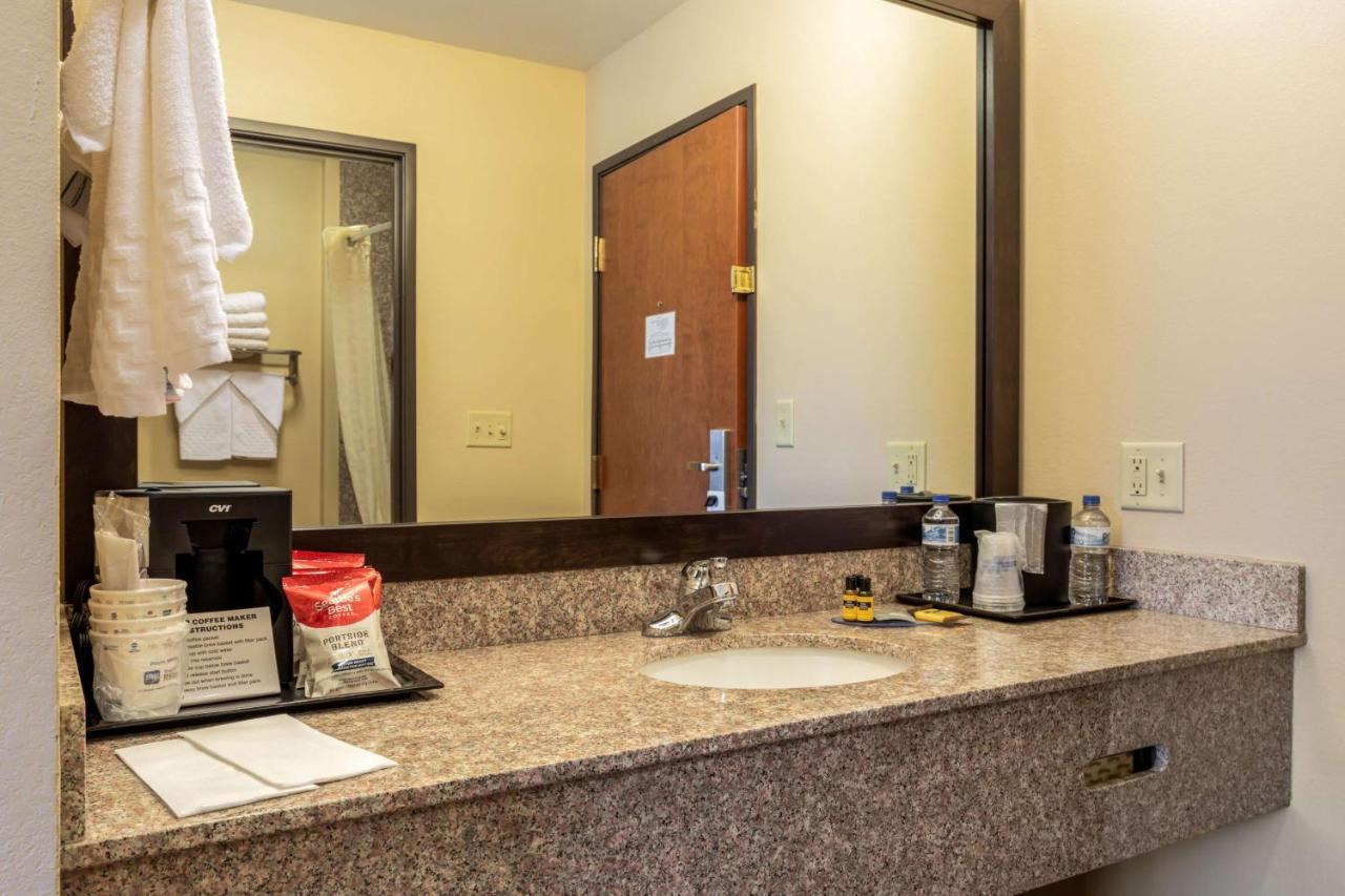 Best Western Plus Red River Inn Clarendon Luaran gambar